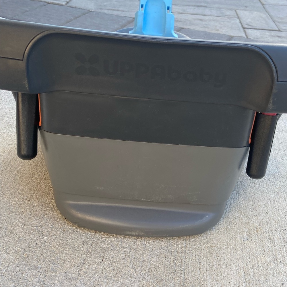 Uppa baby Vista CarSeat Car Adapter